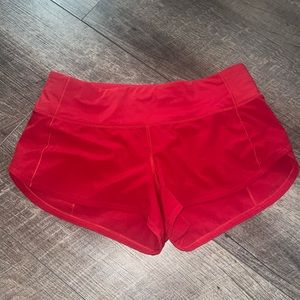 -lululemon -hotty hot -speed up short -2.5 inch -size 4 -red